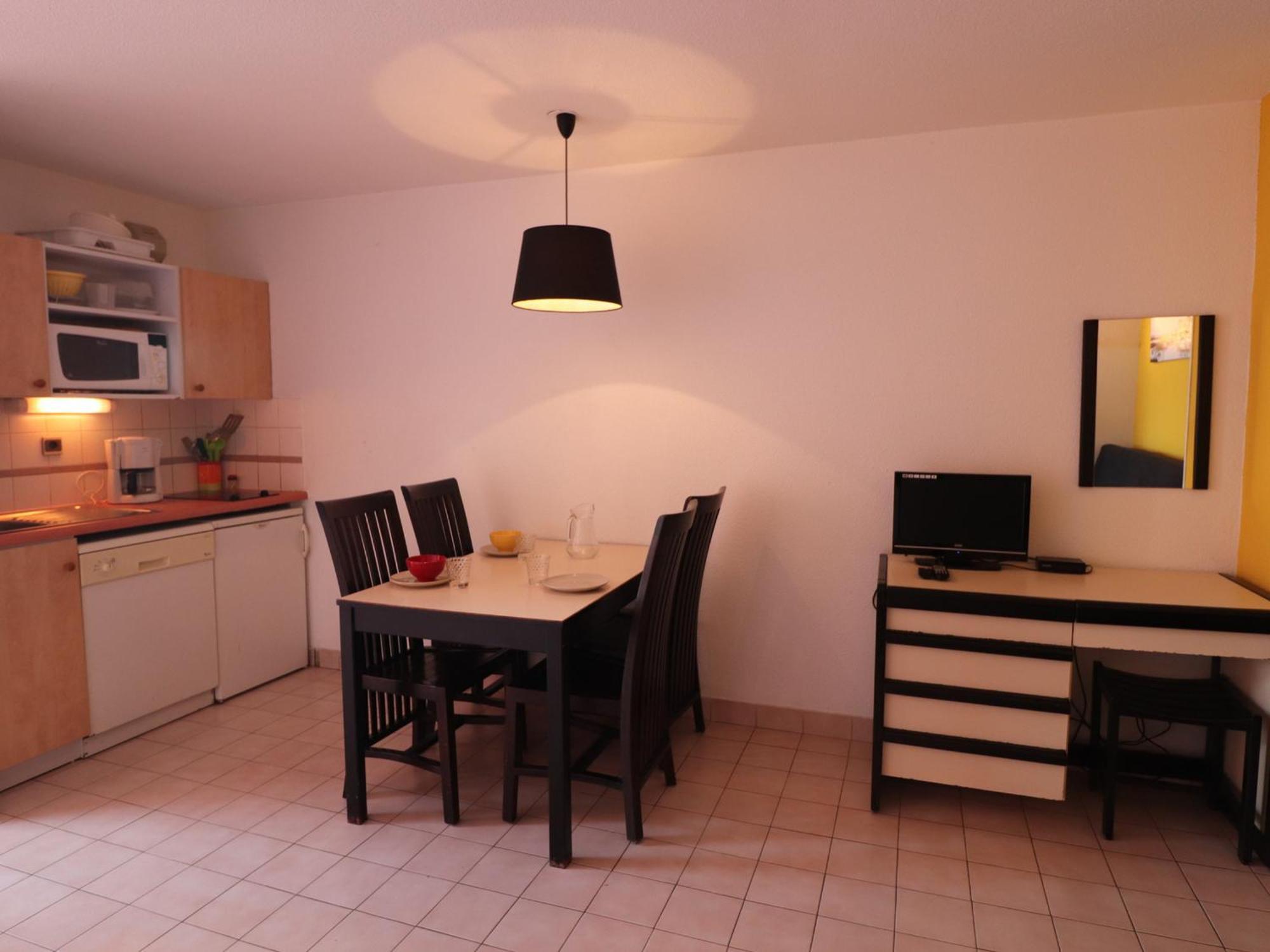 Studio Sète, 1 pièce, 4 personnes - FR-1-472A-148 Appartement Sète